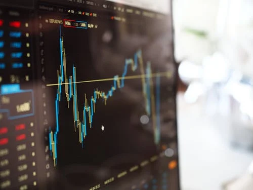 ANALSYSIS REVEALS POOR DIVIDEND YIELDS FROM FTSE 100 AND FTSE 250 COMPANIES